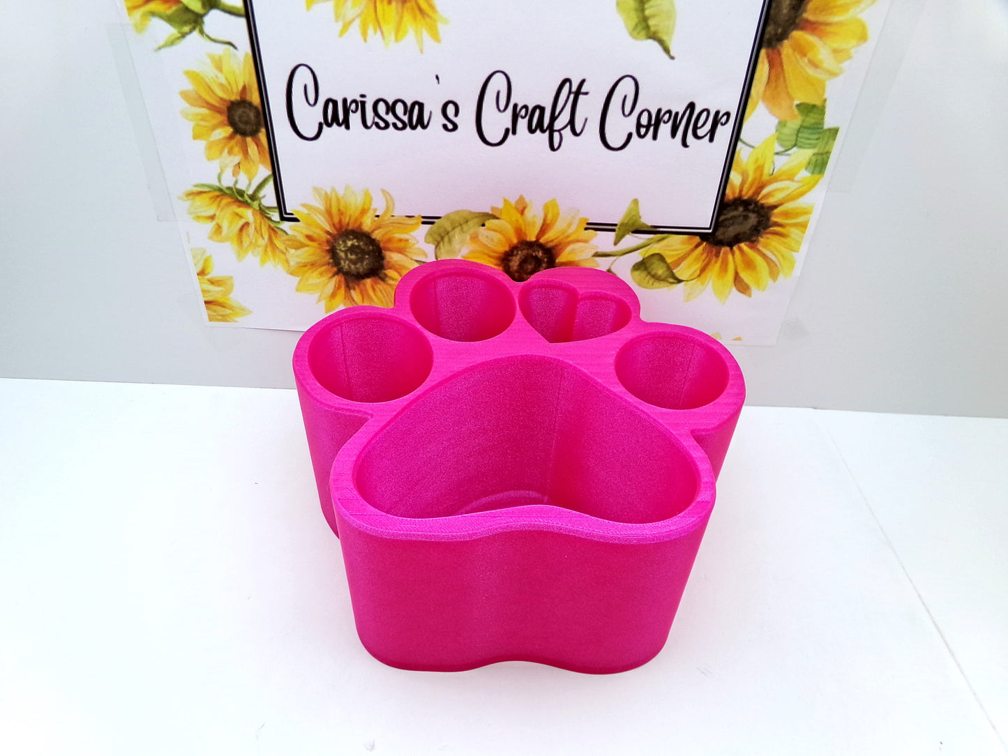 A Paw-rific pen holder