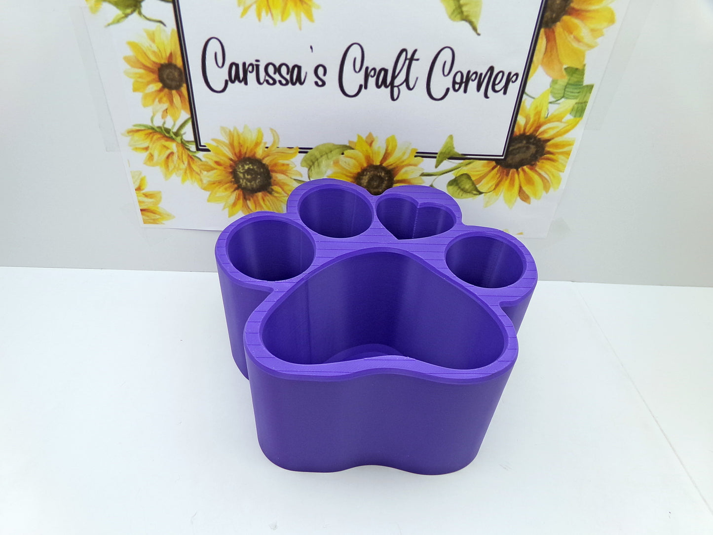 A Paw-rific pen holder