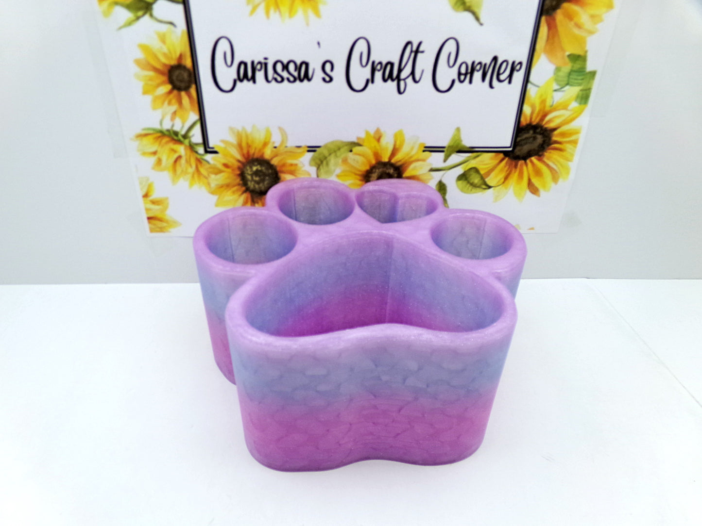 A Paw-rific pen holder