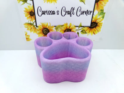 A Paw-rific pen holder