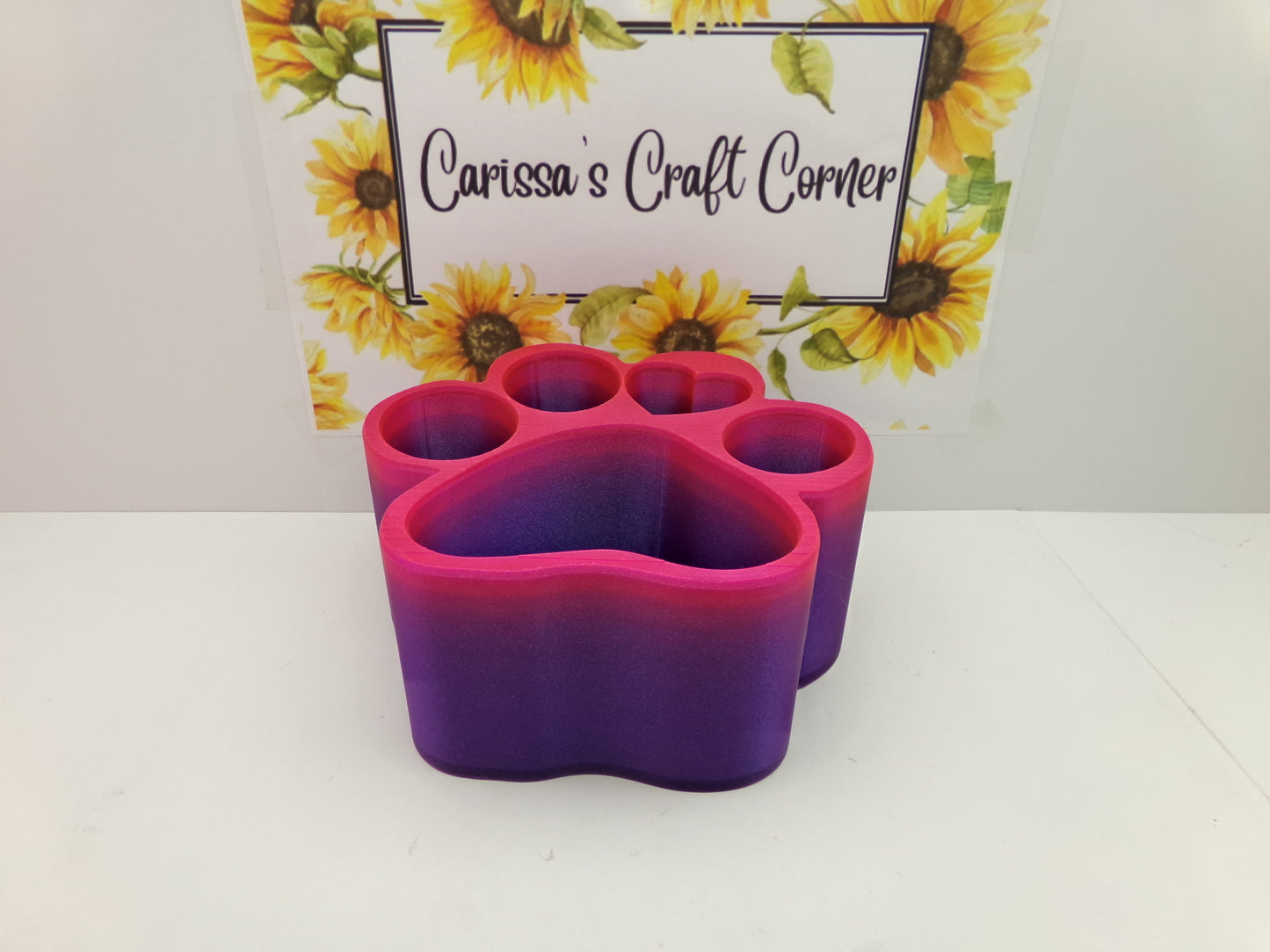 A Paw-rific pen holder