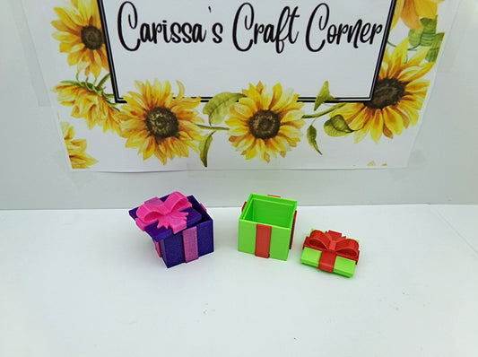 Christmas Present Trash Cover Minder