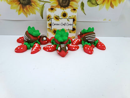 Chocolate Dipped Strawberry Turtle Cover MInder
